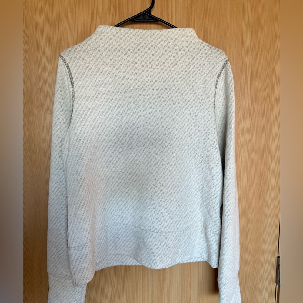 Cream sweatshirt